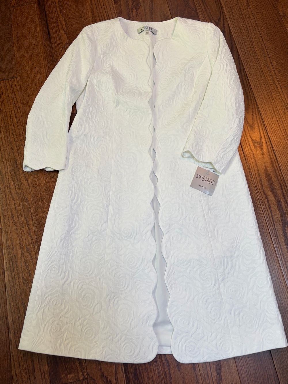 Kasper White Textured Jacquard Scalloped Long Line Jacket Coatigan Size 4P